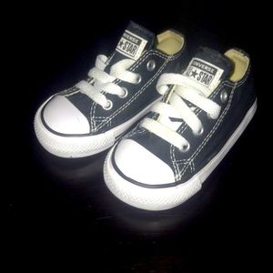 Black Toddler size 5 never worn classic low top Chuck Taylors
